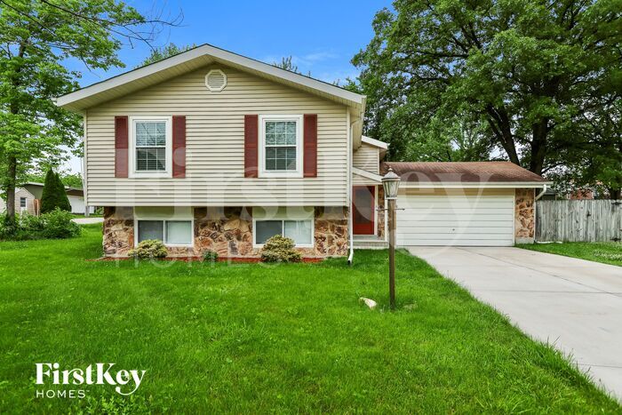 855 Windemere Ave in Des Peres, MO - Building Photo