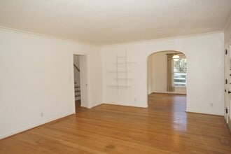 5815 SE 15th Ave in Portland, OR - Foto de edificio - Building Photo
