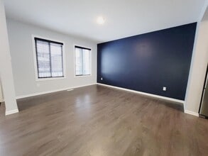 16027-16013 13 Ave SW in Edmonton, AB - Building Photo - Building Photo