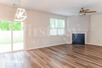 620 Wayton Cir in Moncks Corner, SC - Building Photo - Building Photo