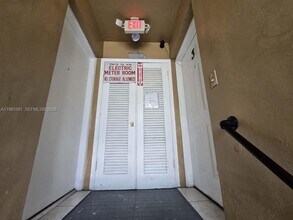 2835 NW 22nd Ave in Miami, FL - Building Photo - Building Photo