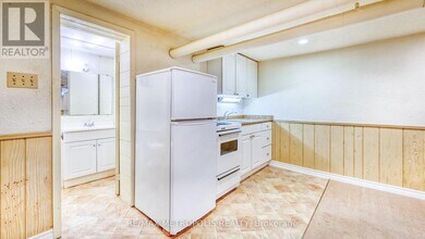 1110 Simcoe St S in Oshawa, ON - Building Photo - Building Photo