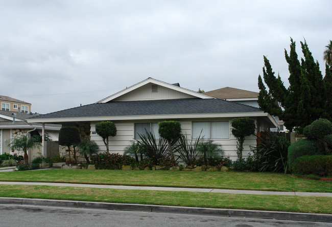 3742 Green Ave in Los Alamitos, CA - Building Photo - Building Photo