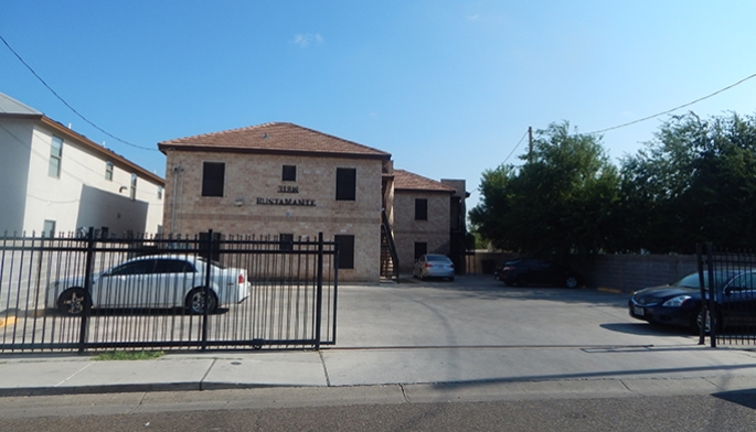 Bustamante Apartments in Laredo, TX - Foto de edificio