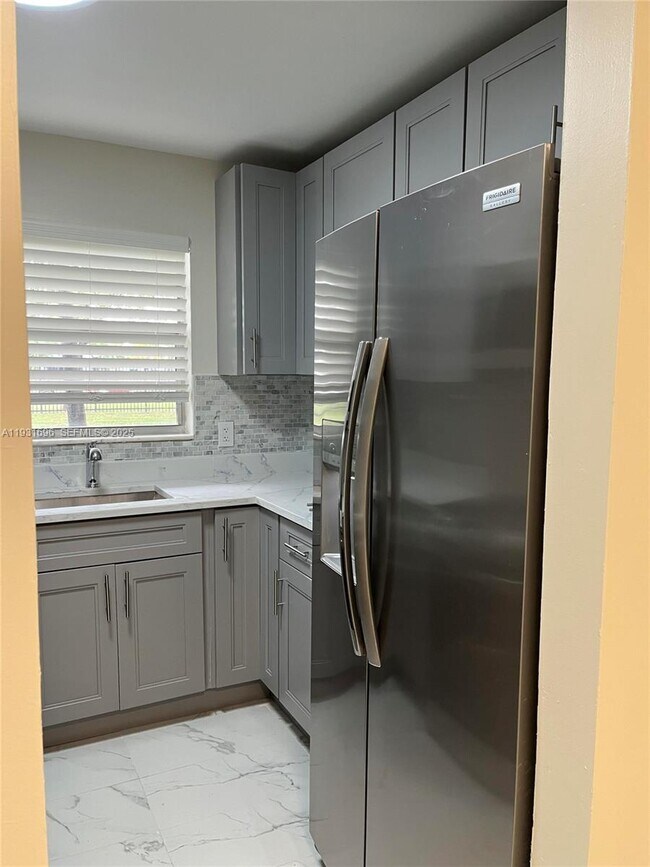 2134 Lincoln St in Hollywood, FL - Building Photo - Building Photo