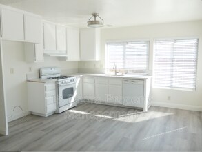 10202 Trails End Cir in San Diego, CA - Building Photo - Building Photo