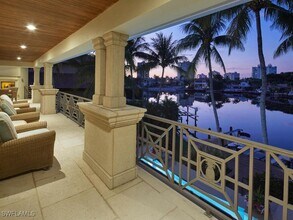 377 Pirates Bight in Naples, FL - Building Photo - Building Photo