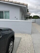 52 E 17th St in Hialeah, FL - Building Photo - Building Photo
