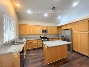 2418 Hollow Oak Ave in North Las Vegas, NV - Building Photo - Building Photo