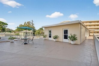 1200 N Shore Dr NE in St. Petersburg, FL - Building Photo - Building Photo