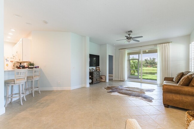 4211 Cascade Falls Dr in Sarasota, FL - Building Photo - Building Photo