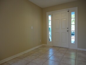 10528 Lakeside Vista Dr in Riverview, FL - Building Photo - Building Photo