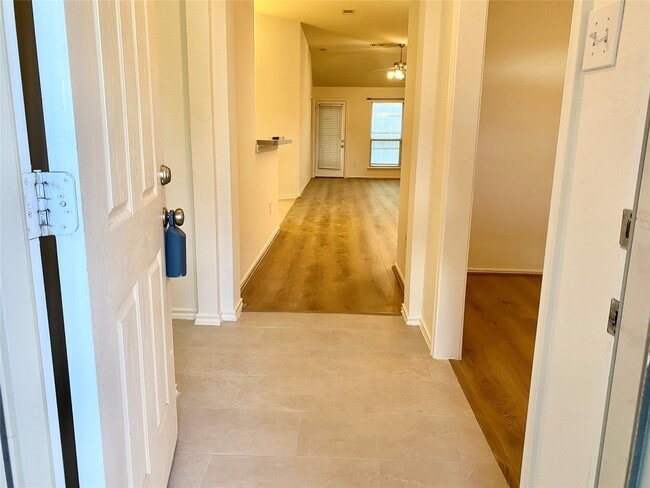 5747 Wandering Creek Dr in Richmond, TX - Building Photo - Building Photo