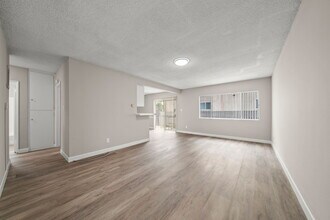 13627-13737 1/2 Lemoli Ave in Hawthorne, CA - Building Photo - Building Photo