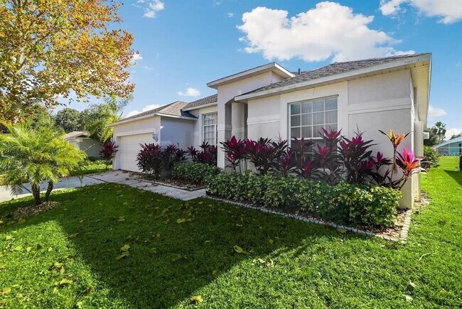 344 Grosvenor Loop in Davenport, FL - Building Photo - Building Photo