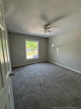 1050 Strickland Bridge Rd in Fayetteville, NC - Foto de edificio - Building Photo
