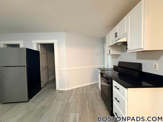 32 Worcester St in Southbridge, MA - Building Photo - Building Photo