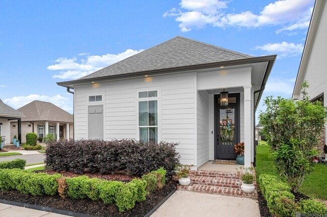 property at 4855 Crestfield Wy.