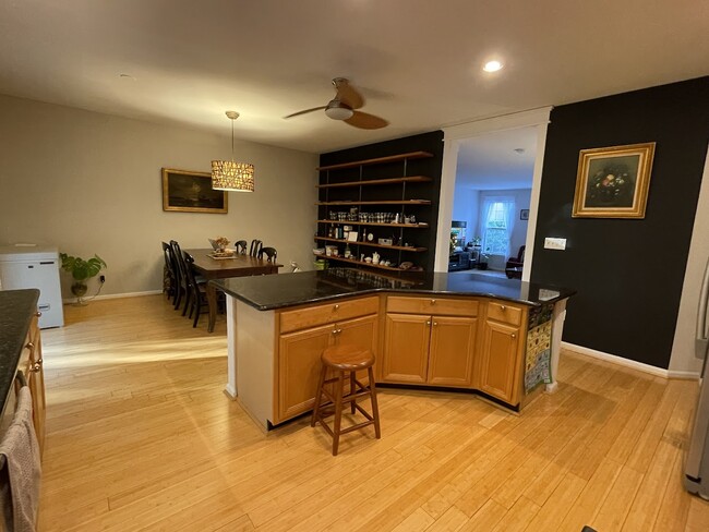 4218 Trumbo Ct in Fairfax, VA - Building Photo - Building Photo
