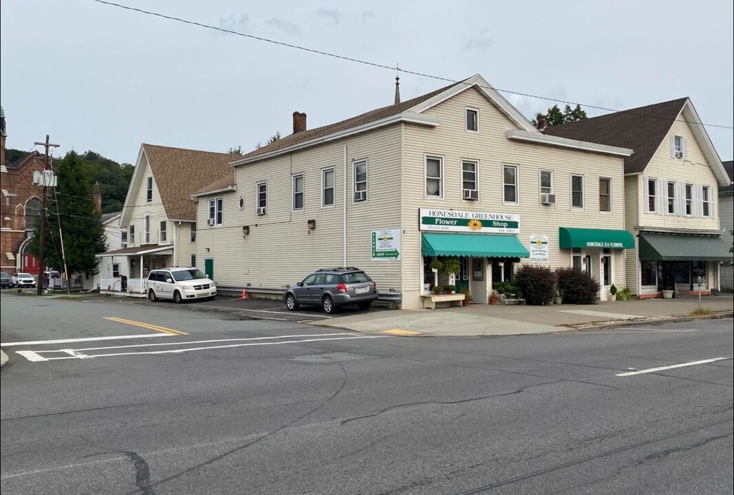 1055 Main in Honesdale, PA - Building Photo