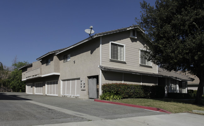 3133-3143 Triumph Ln in Ontario, CA - Building Photo - Building Photo