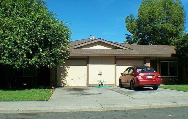 property at 4719 Greenholme Dr
