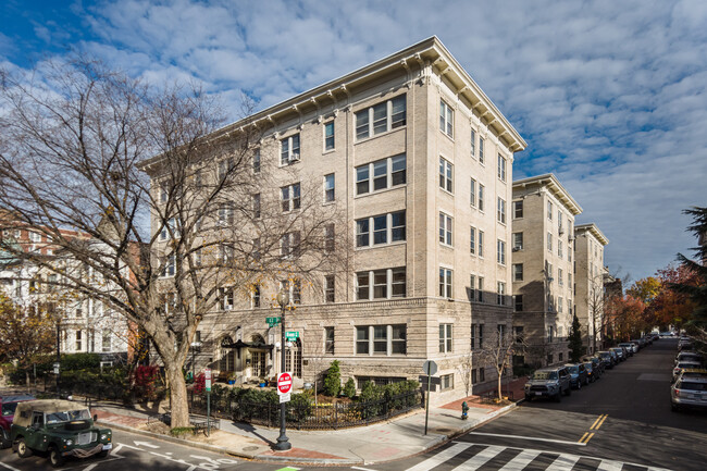 Rutland Courts in Washington, DC - Building Photo - Building Photo