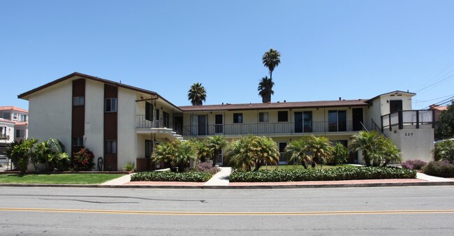 220 Alabama St in Huntington Beach, CA - Foto de edificio - Building Photo