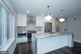 817 N 20th St in Philadelphia, PA - Building Photo - Building Photo