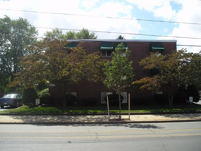 416 Medford St in Malden, MA - Foto de edificio - Building Photo