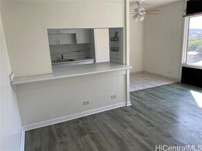 910 Ahana St in Honolulu, HI - Building Photo - Building Photo