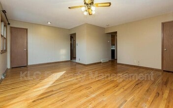 230 Bel Aire Dr in Waukee, IA - Building Photo - Building Photo