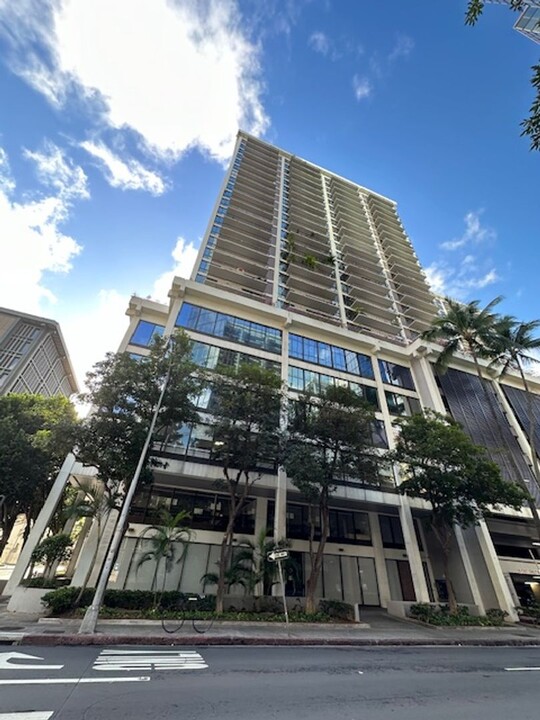 225 Queen St in Honolulu, HI - Building Photo