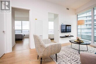 115 McMahon Dr in Toronto, ON - Building Photo - Building Photo