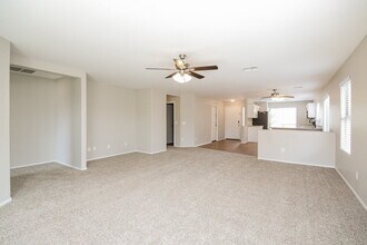 7030 S 44th Ln in Phoenix, AZ - Building Photo - Building Photo