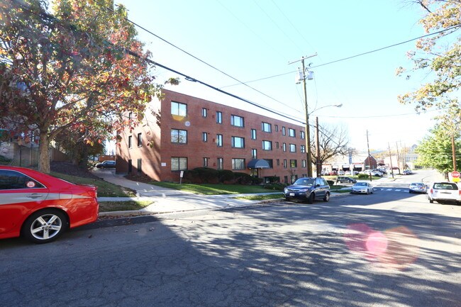 1031 Michigan Ave NE in Washington, DC - Building Photo - Building Photo