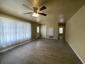 10 Pershing Dr in Denison, TX - Building Photo - Building Photo