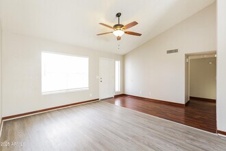 1202 E Topeka Dr in Phoenix, AZ - Building Photo - Building Photo