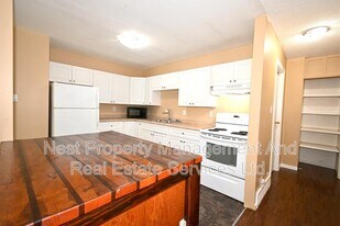 2428 Oak St in Prince George, BC - Building Photo