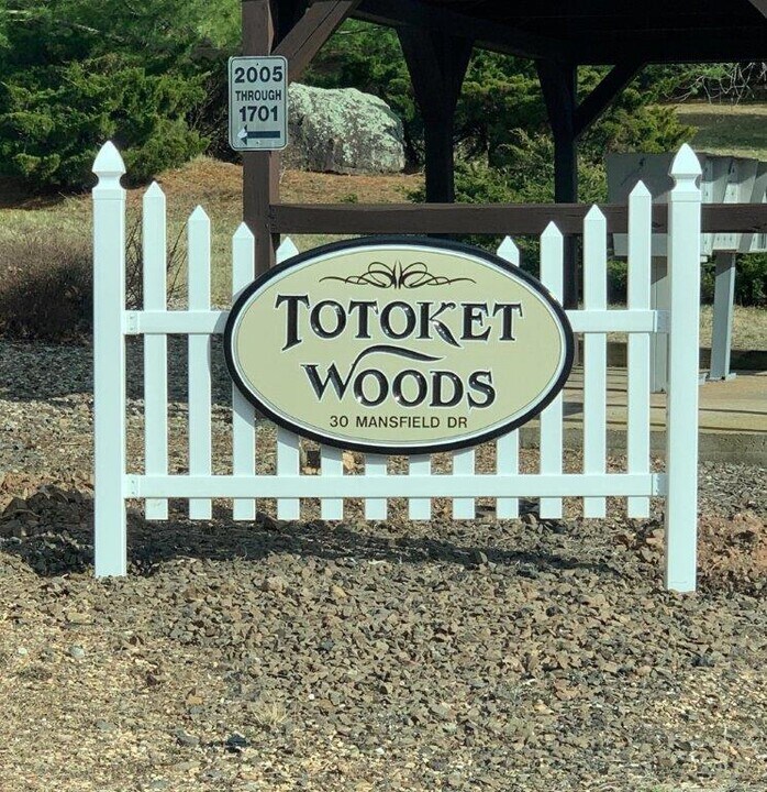 30 Mansfield Dr, Unit 905 in Northford, CT - Foto de edificio