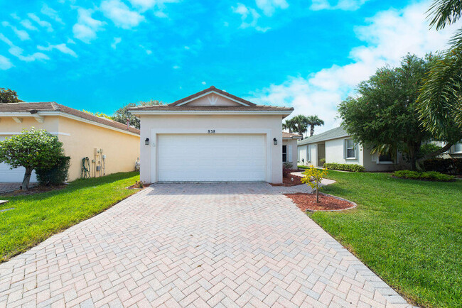 838 SW Rocky Bayou Terrace in Port St. Lucie, FL - Building Photo - Building Photo