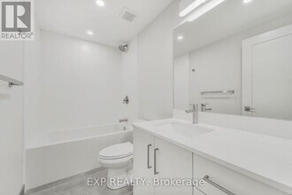 2 Iona St in Ottawa, ON - Building Photo - Building Photo