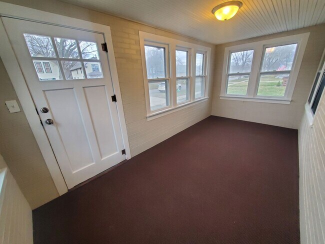 240 E Dunham Ave in Des Moines, IA - Building Photo - Building Photo