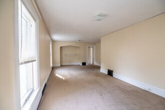 541 Bowen St, Unit 541 A in Oshkosh, WI - Building Photo - Building Photo