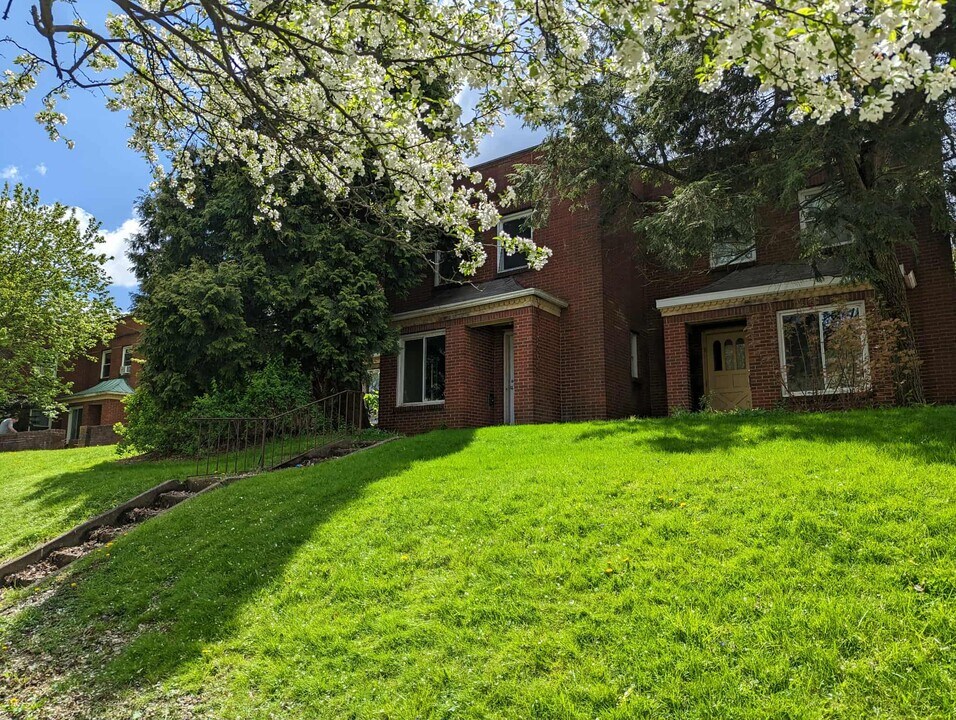 459 W 3rd St, Unit #1 in Mansfield, OH - Building Photo