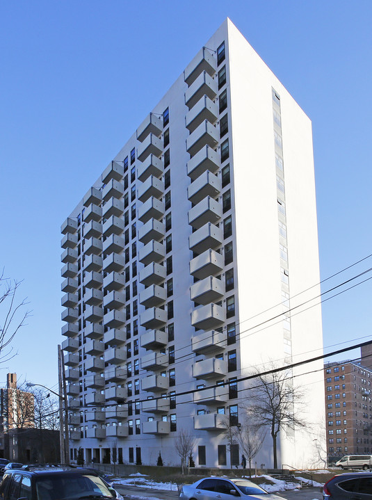 Ocean Gate Apartments in Brooklyn, NY - Building Photo