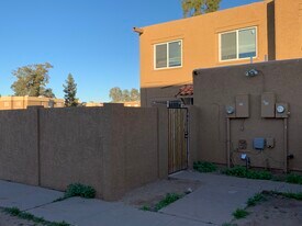 4645 E Wood St in Phoenix, AZ - Building Photo