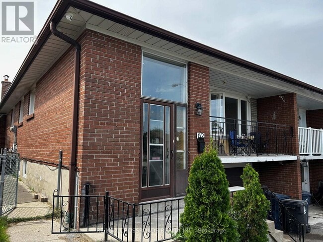 property at 62 Navaho Dr