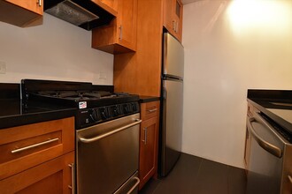 204 E 35th St, Unit 2A in New York, NY - Building Photo - Building Photo