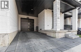 925 Manhattan Way in London, ON - Building Photo - Building Photo